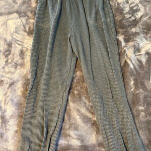 SO Waffle Knit Jogger Pants Medium – Olive Gray – Drawstring – Like New